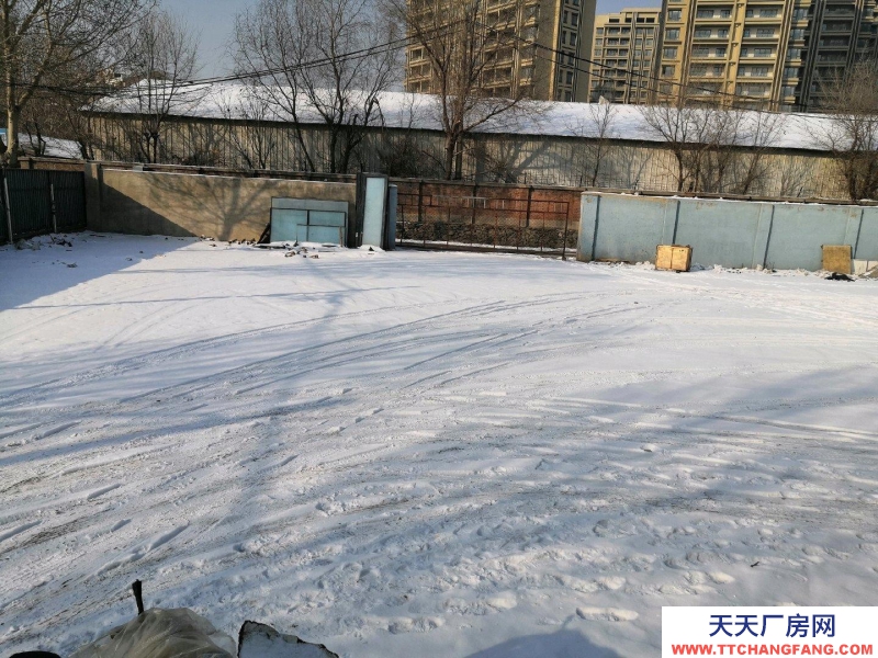 (出租) 千平封闭式大院出租。