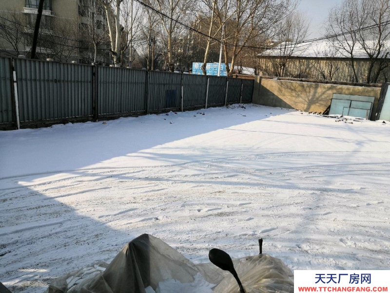 (出租) 千平封闭式大院出租。