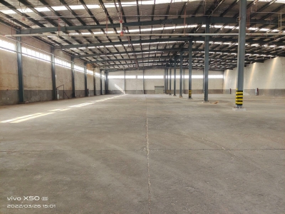 青岛黄岛前湾港路，科技大学南门附近6000平方厂房出租图1