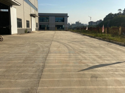 南宁市西乡塘区(出租) 连主路标准钢结构厂房一层图1
