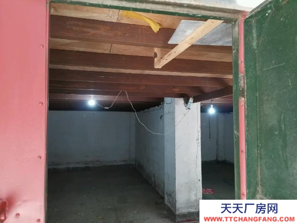 南京市玄武区珠江路仓库出租位于长发大厦和珠江大厦中间