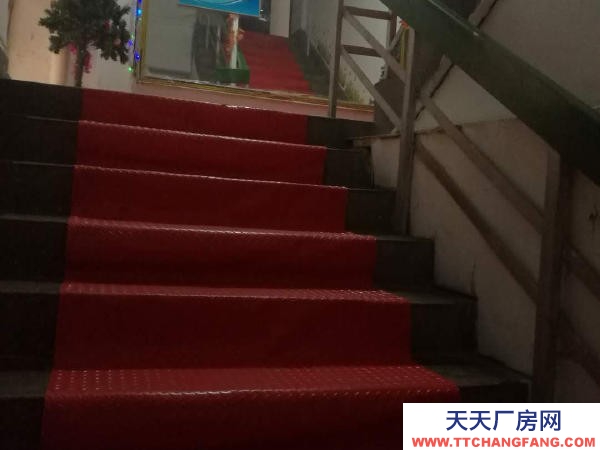 南京市玄武锁金村新庄国展中心斜对面2楼小仓库