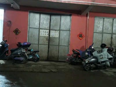 (出租) 南昌青云谱区上海南路和墅溪路交叉口，有个院子，交通方便，有三相四线电。图1