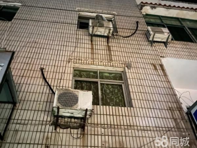 (出售) 南昌进贤县-此房1-5楼店面和住房一体水电齐全急售