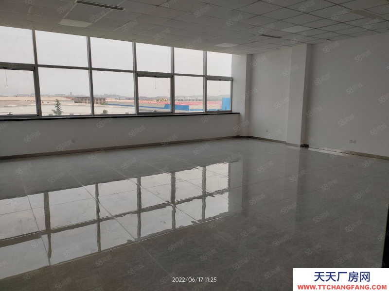 青岛城阳出租高新区2600平和8200平独栋高10米，产证带航车