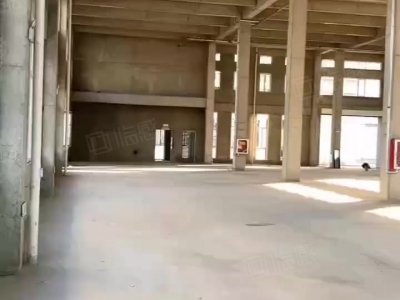 青岛城阳2层半标准厂房（赠送超大露台可做空中花园可封闭使用）图1