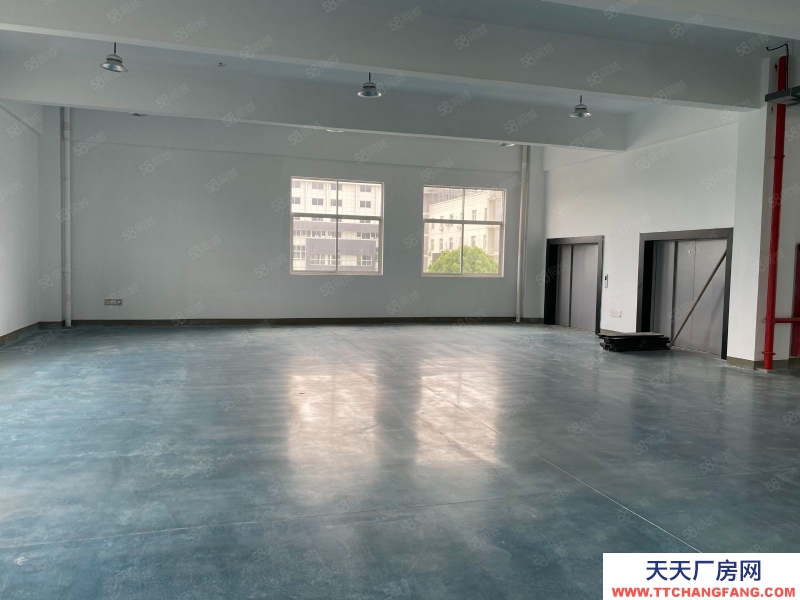 杭州富阳(出租) 场口2楼仓库9元 带空地 5吨货梯 承载650KG 可分租