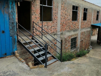 南宁市西乡塘区(出租) 独立空间，4米2车进入图3