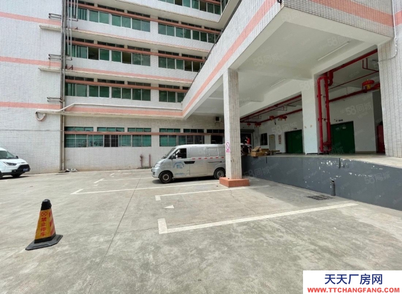 (出租)深圳 南山西丽地铁口附近，750平厂房出租，带卸货平台，仓库 生产