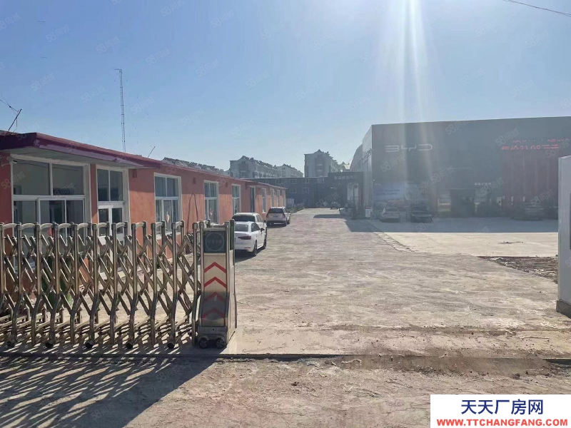 青岛胶州海尔大道258号东南占地40亩大约25000平仓库出租
