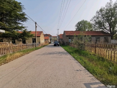 青岛胶州洋河镇驻地，有平房若干，对外出租，单门独院。图1