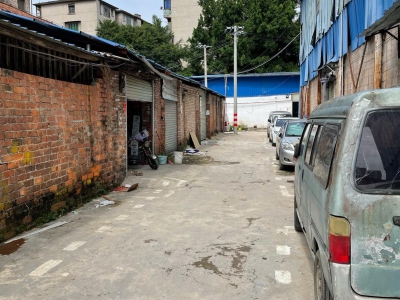 南宁市西乡塘区(出租) 长期承包，自建仓库厂房，有土地证。图2