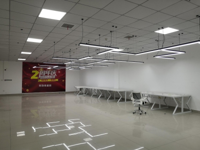 湖州织里大型直播基地出租 装修好 直接入住 童装产业带上位置好图2
