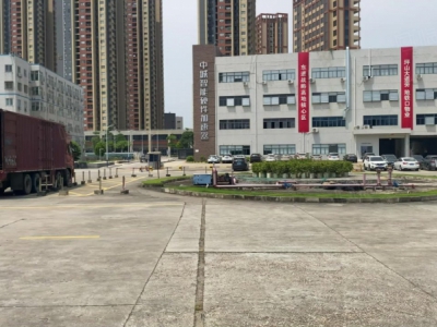 (出租) 深圳龙岗宝龙工业园8000平精装厂房出租500平起分租另有一楼图1
