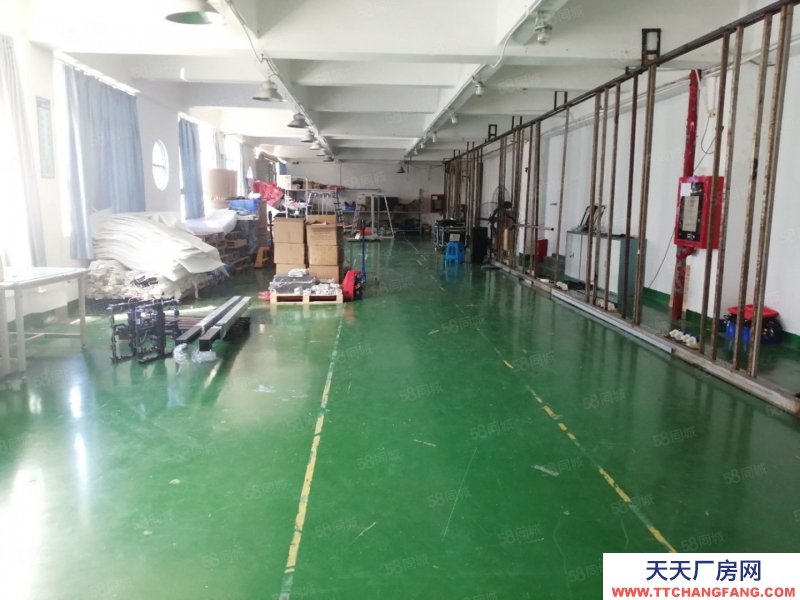 (出租) 深圳龙岗平湖精选厂房二楼1400平 带精装办公室 有消防喷淋 可环评