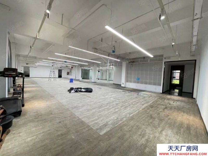 (出租)深圳龙岗 五和地铁口新出三层小独栋厂房仓库出租500平起分租
