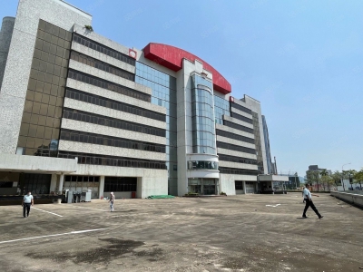 (出租) 深圳盐田独门独院4万平方厂房仓库出租，空地大，带货台,可分租图1