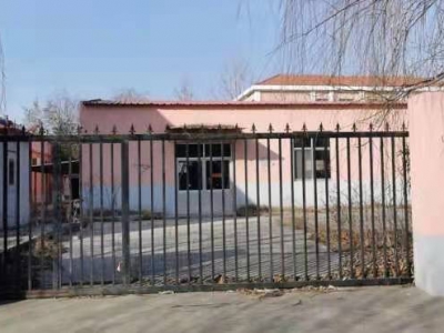 青岛平度云山中学东邻厂房加院子，水电齐全，交通便利。图2