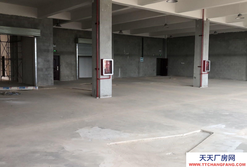 南宁市西乡塘区(出租) 那安高速路口附近，交通便利，道路宽敞，厂房毗邻2.5吨货梯