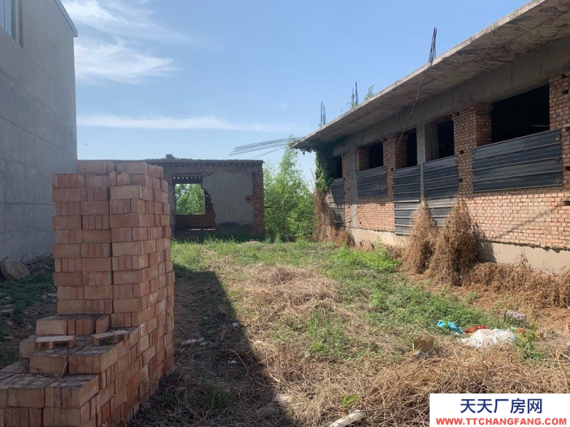 (出售) 紧挨108国道，起了两层还有一层没有封顶