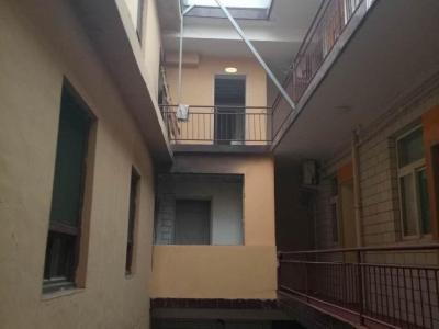 (出售) 急售！捡漏！价格可议！鼓楼南大街阳光学校对面3层楼房4间门面图1
