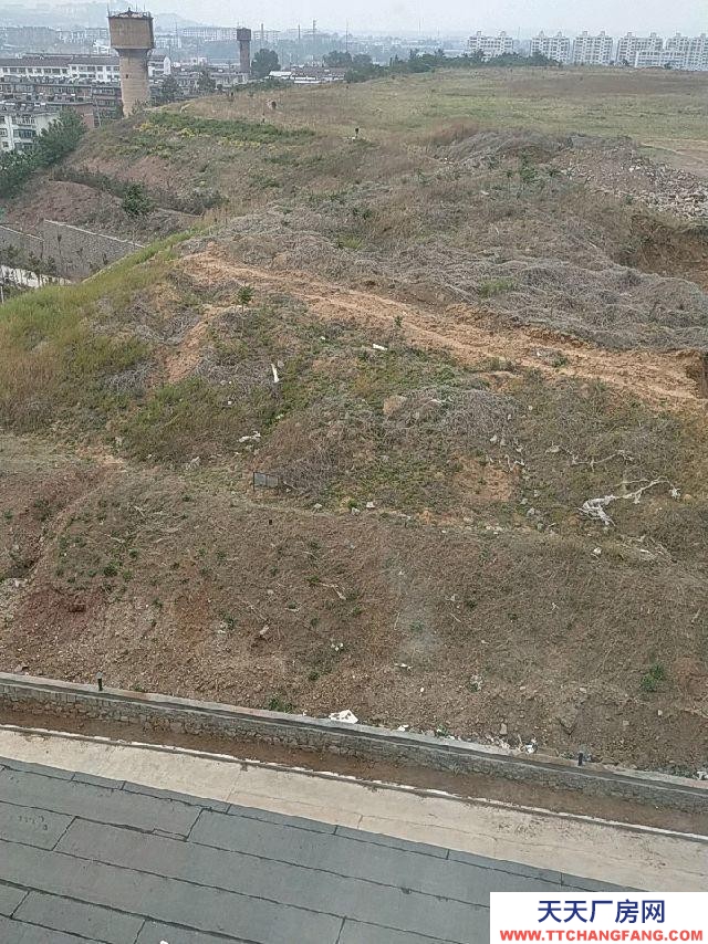 淄博博山厂区共占地3300平，厂房1000平，手续齐全，低价转让
