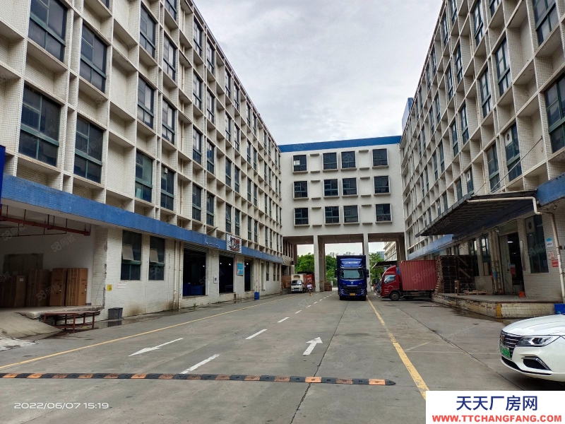 (出租) 深圳龙岗美泰物流园周边3000平方带货台物流仓库出租