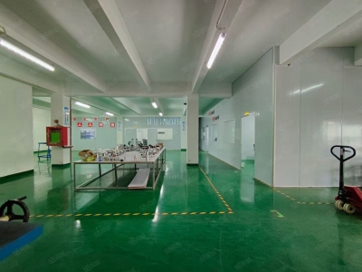 (出租) 深圳龙岗原房东！宝龙工业区860平精装修红本厂房出租可办环评可分图2