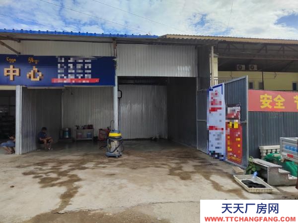 (出租) 临街门面，仓库、水电等配套齐全。