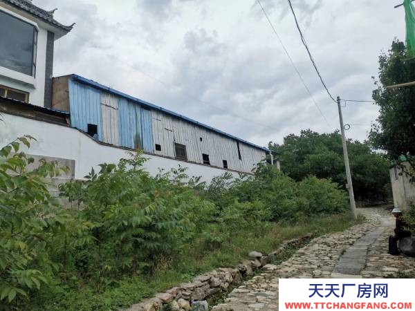 (出租) 三层房带厂房，交通方便，适合加工，仓库，小型工厂，快递分拣。