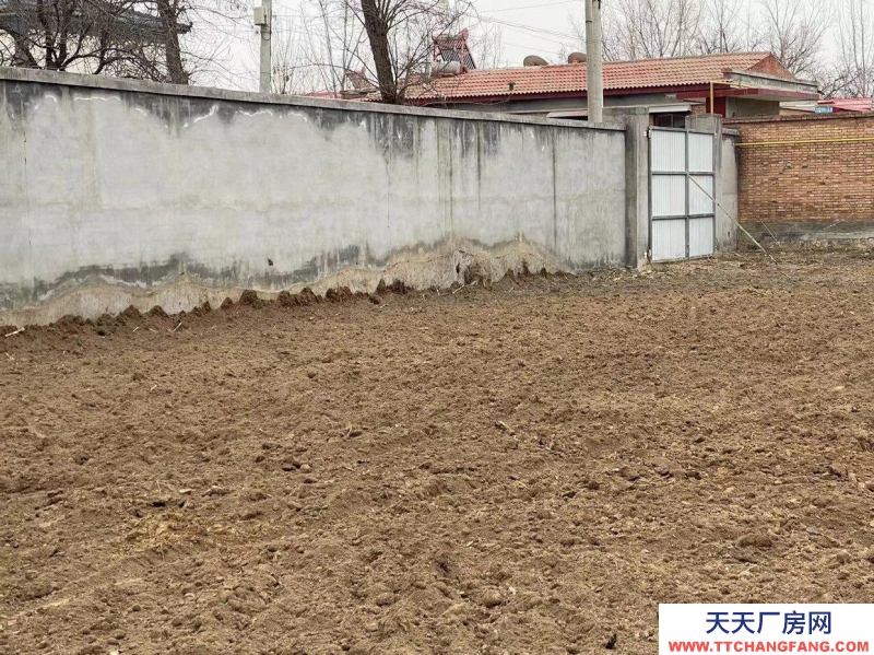 保定 容城  固城固德引线旁边，东邻107，西邻辛木高速