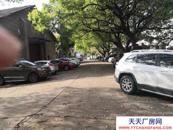 株洲市荷塘区华润旁一楼仓库6001000平米出租
