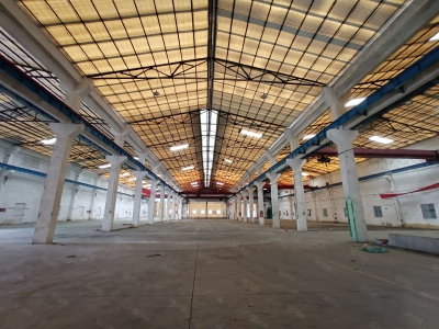 (出租) 广州花都花山镇上市公司重工业厂房仓库低价出租8台航车免费使用图2