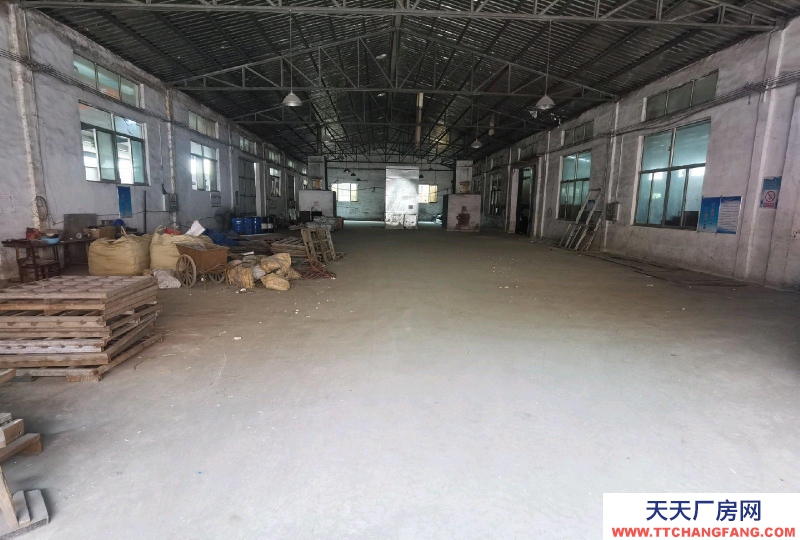 枣庄滕州学院西路仓库出租，紧靠大路