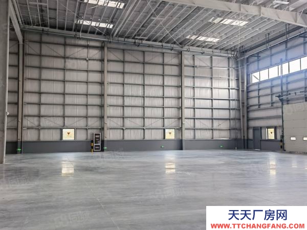 张家港120000平米双边丙二类仓库出租可分租4000形象好