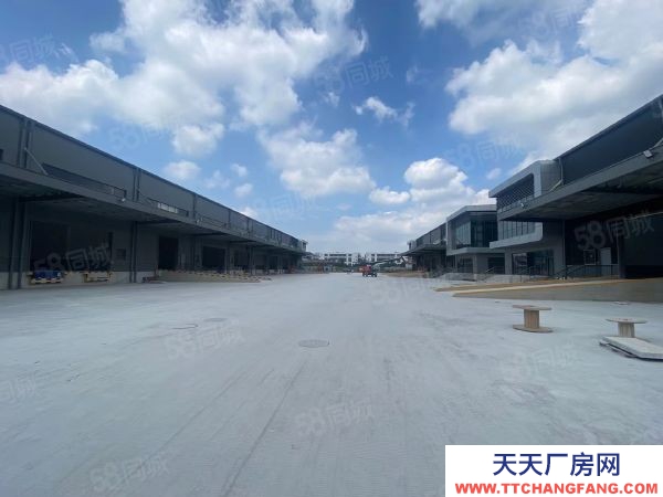 张家港120000平米双边丙二类仓库出租可分租4000形象好