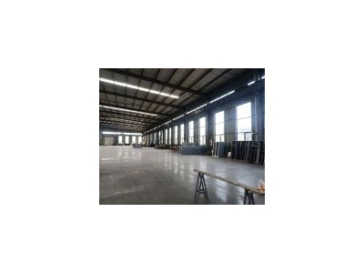 (出租)十堰茅箭 龙门工业园1850平车间 半挂通车间门口图3