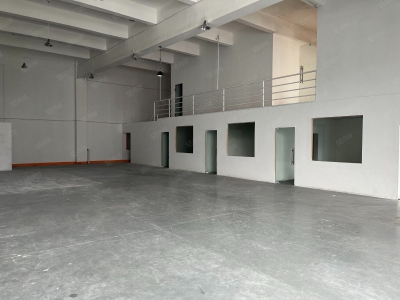 宁波江北(出租) 复式仓库！办公仓库江北商圈 直播商贸跨境电商均可 大货梯3楼图1