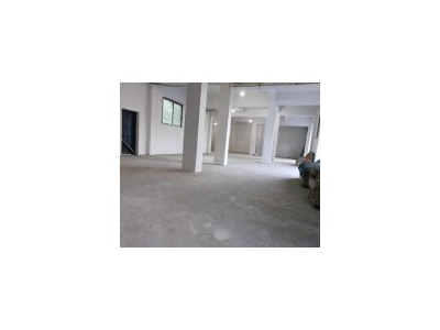 (出租) 十堰茅箭白浪50厂茅塔河桥头400平仓库车间300平院子图1