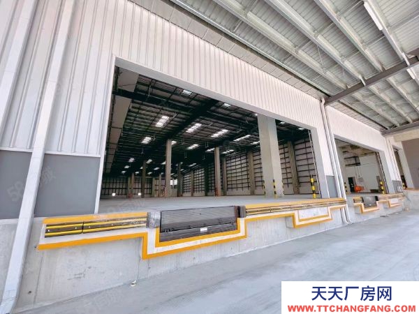 苏州市常熟莫城30万平高标仓现房出租，中心枢纽交通便利，价格面议！