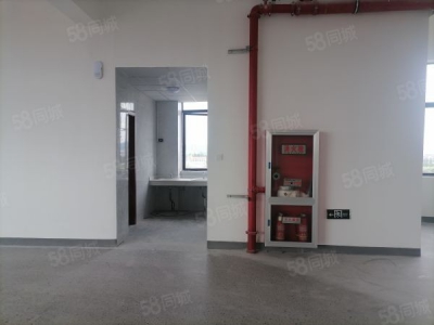 苏州市常熟市莫城楼上电商仓库1300平出租，环境好，租金便宜，交通便利图1