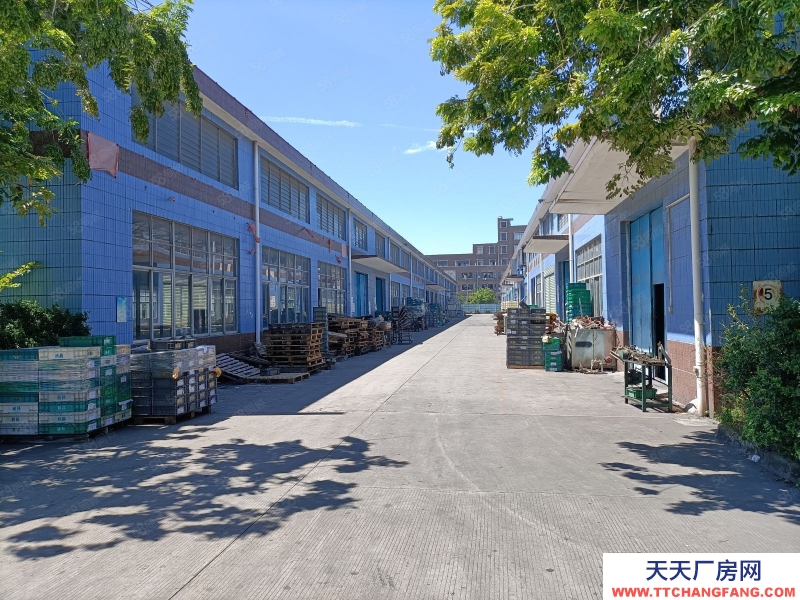 (出租)广州花都金田工业园3580仓库证件齐全，交通方便。形象佳，空地大