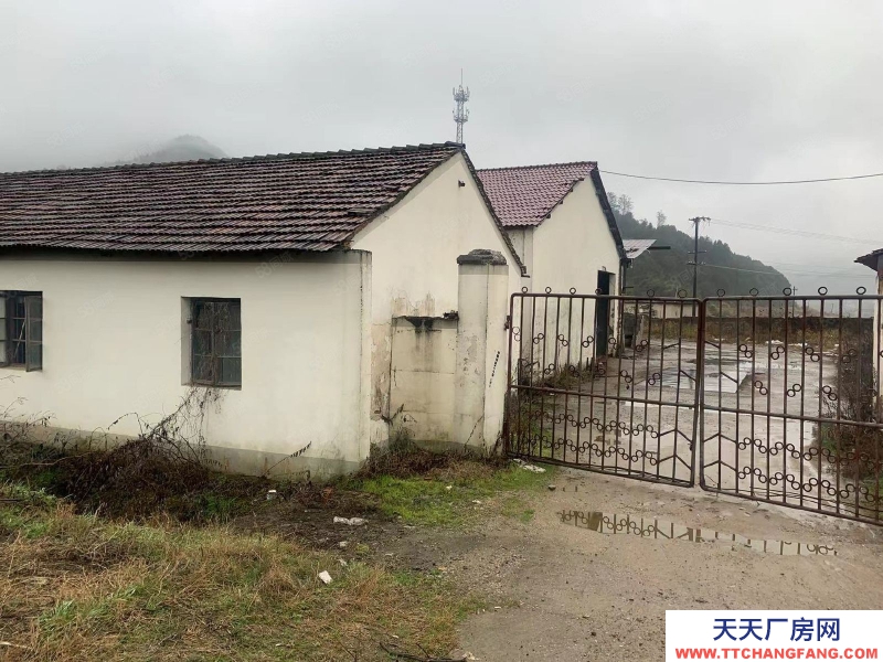 宁波江北(出售) 慈城镇老厂房。土地2000平方，房产715平方，880万