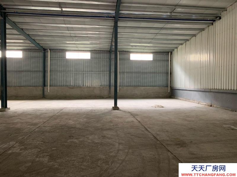 (出租) 阜阳临泉国标工程钢结构，地坪够硬，满载半挂车可直接就开入仓库内。