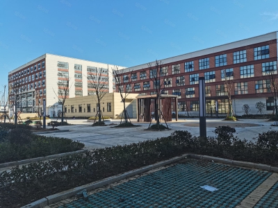 (出租)淮南田家庵 大间仓库 仓储中心 有多部电梯 可带办公室 价格可议随时看。图1