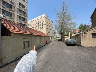 芝罘 南大街富尔玛家居对面三间平房仓库低价租，有停车场，随时可看图1
