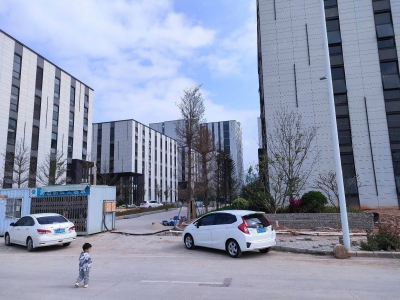 (出售) 佛山顺德2700方小面积3.5层独栋，全新国有工业用地送电梯可办环评图2