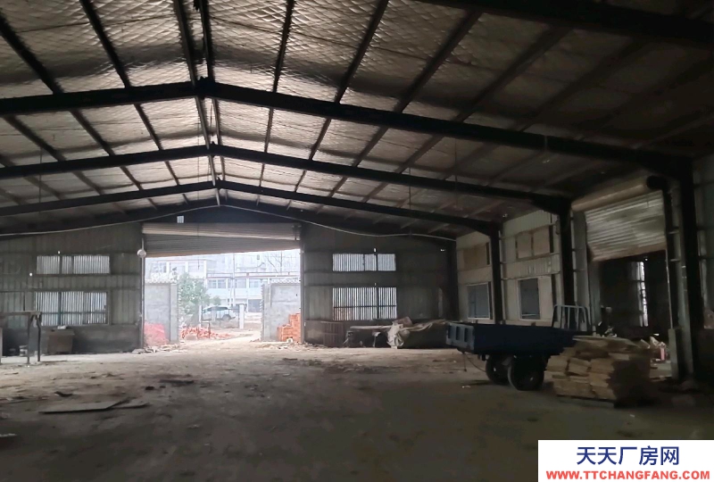 (出租) 阜阳界首界临郸路旁，交通便利，标准厂房高六米，可进半挂车
