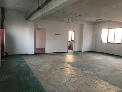 苏州市吴中区太湖新城仓库1100平起租，有货梯图1