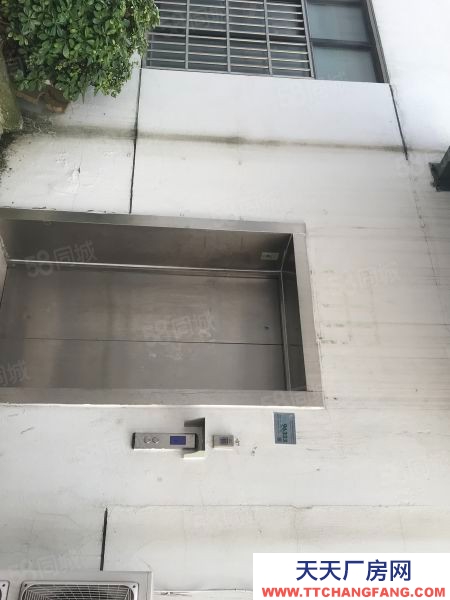 苏州市吴中区太湖新城仓库1100平起租，有货梯